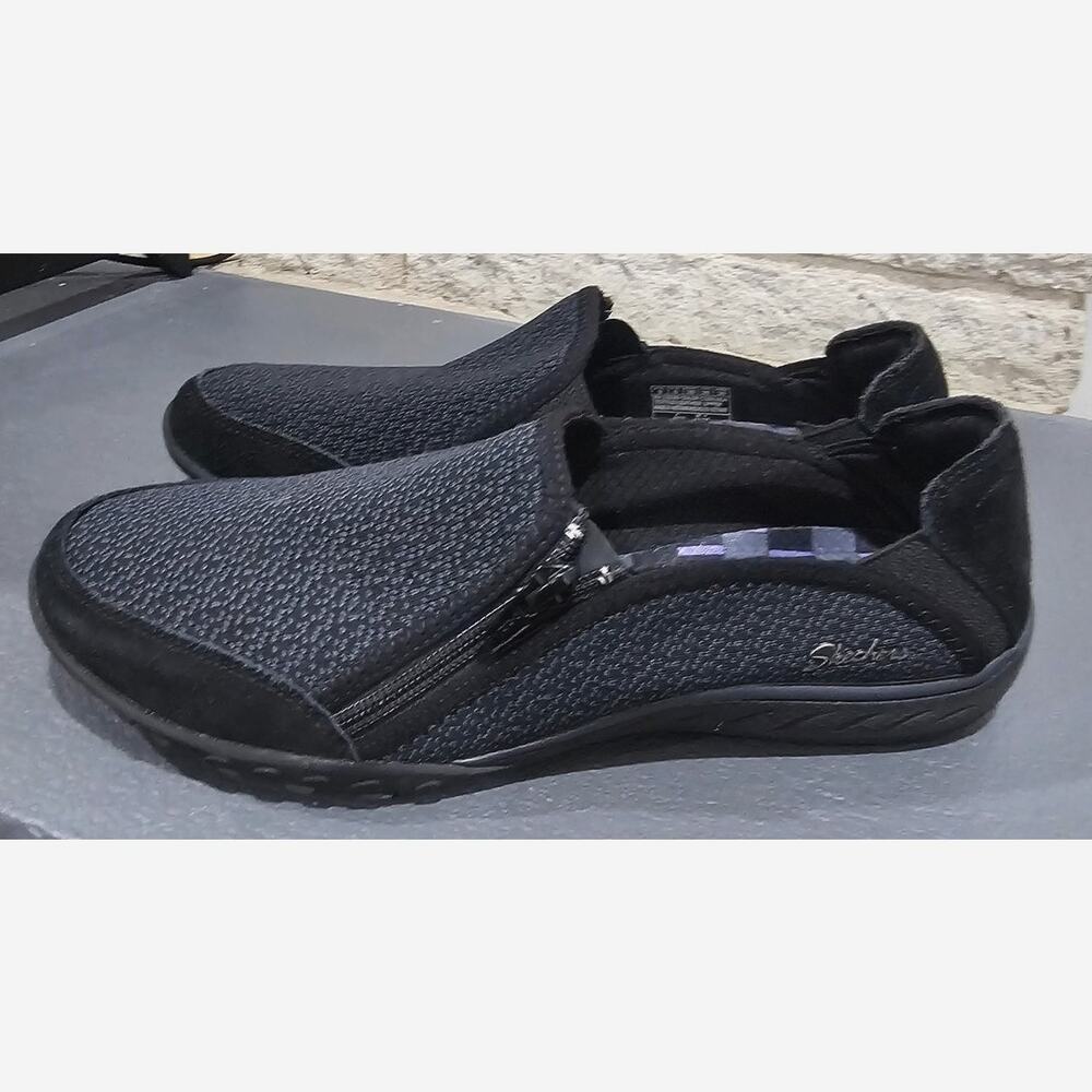 Skechers Zipper Shoe, Breathe-Easy-Quiet-Tude, Slip On, Walking, Womens Size 9